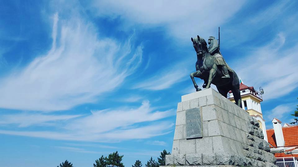 Една от най-големите забележителности на Враца - паметникът "Вестителят на свободата".