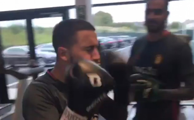 Съотборниците в Челси и белгийския национален отбор Миши Батшуай и