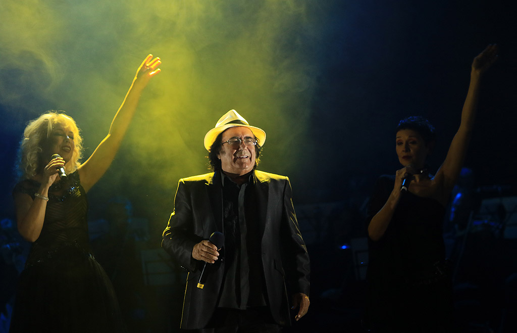 Италианският певец Ал Бано с новия си спектакъл в НДК. Той излезе на сцената с виртуозите от Софийска филхармония, И представи всичките си големи хитове - "Felicit&agrave;", "Libert&agrave;", "Sempre sempre", "Sharazan", "Nostalgia Canaglia"
