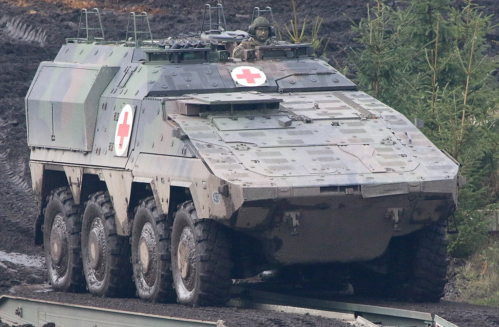 Ежегодно учение на германския Бундесвер в Берген, Северна Германия. От 5 до 13 октомври германските части на Бундесвера и звената на съюзнически сили практикуват различни сценарии по време на т. нар. "Informationslehruebung" (ILUE 2017)