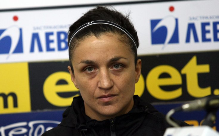 Елисеева и Димитрова тръгнаха с победи на 