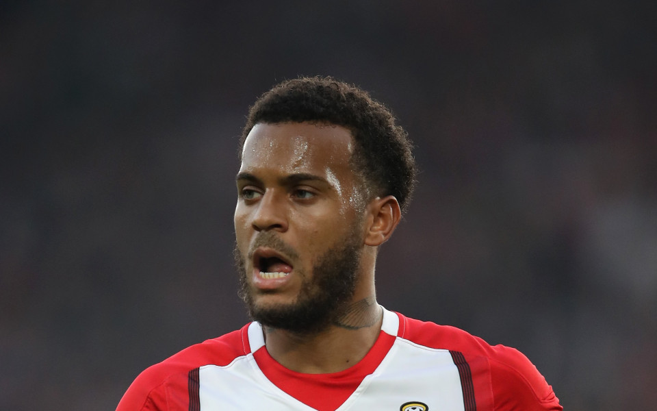 Проблемите в лявата зона на отбраната на Манчестър Юнайтед са