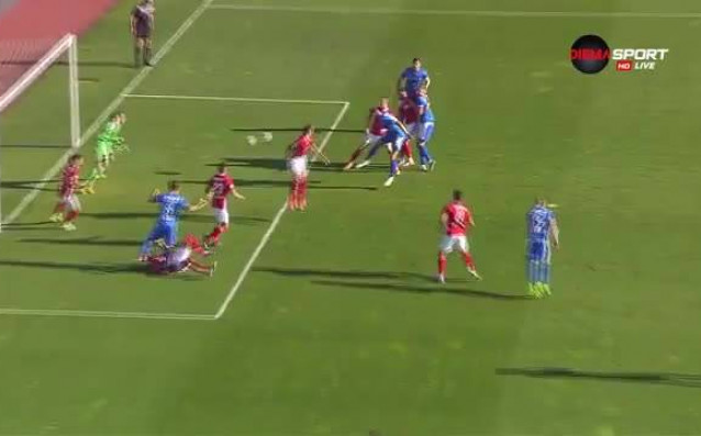 В 8 ата минута на двубоя Левски ЦСКА сините откриха