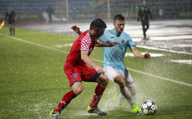 Цели осем футболисти от втородивизионния Струмска слава са били повалени