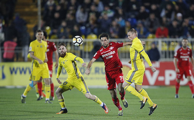 Спартак Москва с Ивелин Попов в състава си направи само