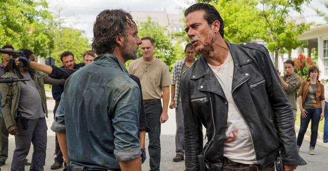 Помните ли епичното начало на Живите мъртви Натъпканият с екшън