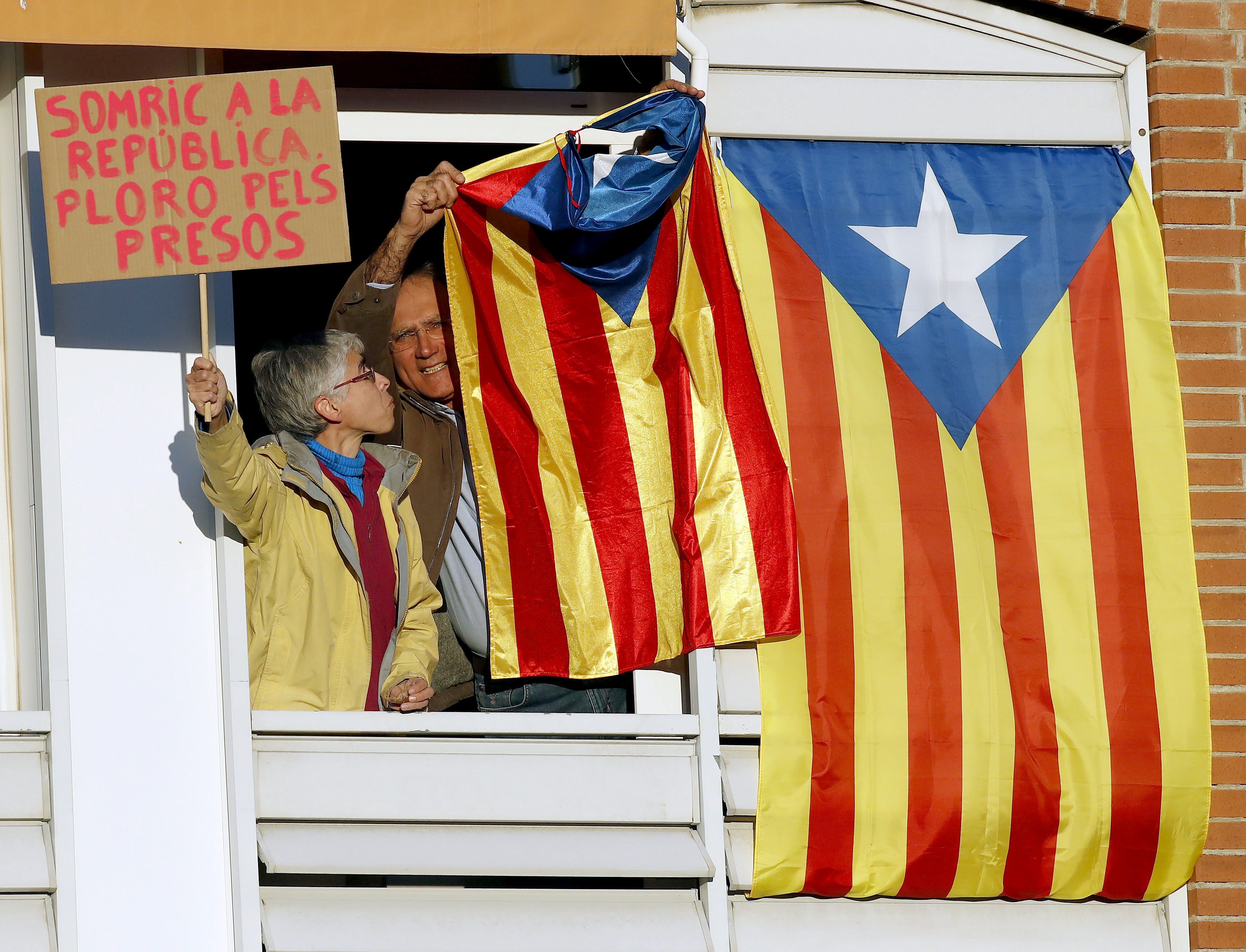 Кметът на Барселона е против независимостта, но отбеляза, че подкрепя един свободен и официален референдум по този въпрос.