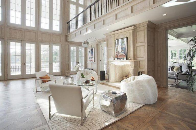 <p>Домът на Бионсе и Джей Зи</p>

<p>Цена: 26&nbsp;милиона долара</p>

<p>Локация: Ийст Хамптън, Ню Йорк</p>