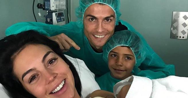 Футболната звезда Кристиано Роналдо стана баща за четвърти път 23 годишната