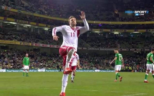 Никлас Бендтнер реализира петия гол за Дания срещу Република Ирландия