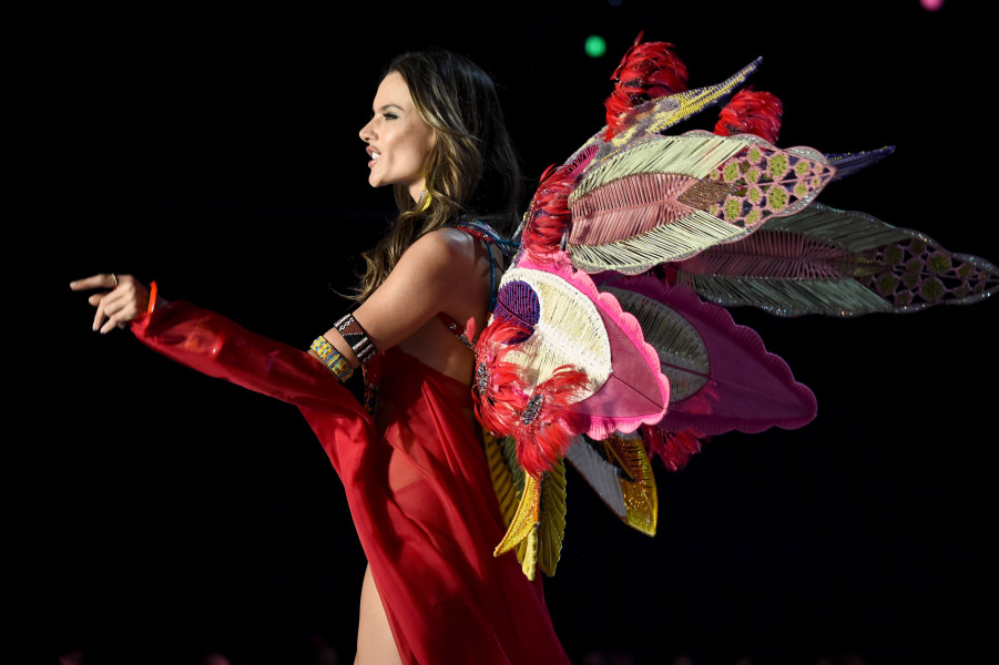 Секси ангелите взривиха Шанхай1