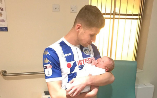 Невероятни мигове изживя крилото на Уигън Райън Колклъф снощи Той