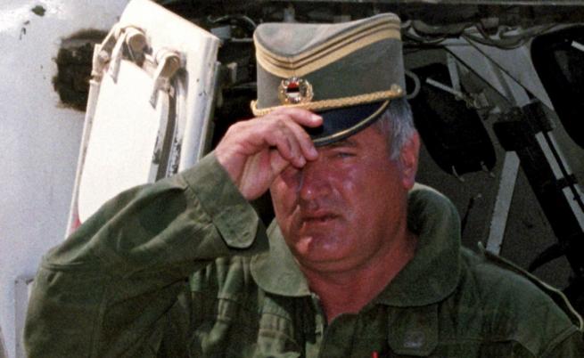  Като боен пълководец на босненските сърби Младич е директно виновен за клането в гр. Сребреница. През юли 1995г. там са убити няколко хиляди мюсюлмански мъже и момчета 