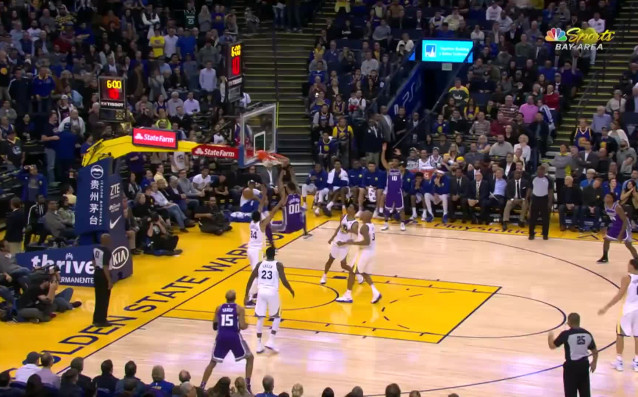 Голдън Стейт Уориърс претърпя домакинско поражение от Сакраменто Кингс със