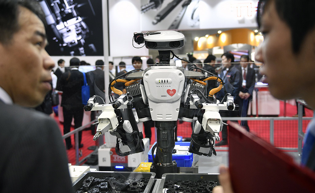 Международна изложба на роботи в Токио, Япония. Повече от 600 компании и организации представят своите най-нови роботи до 2 декември.