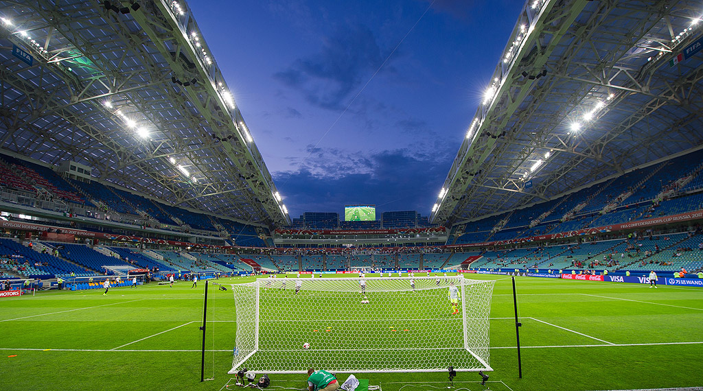 Стадион "Крестовски", Санкт Петербург Новият стадион на ФК "Зенит" е изграден точно там, където е бил старият спортен комплекс "Киров". Новото спортно съоръжение има капацитет от 68 000 места. Строежът му е струвал цели 930 милиона евро.