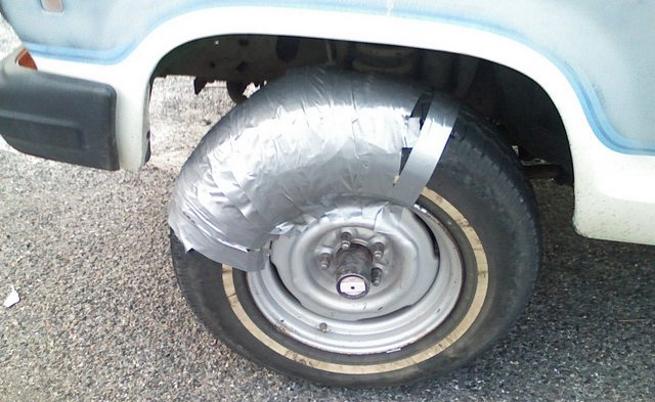  Спуканата гума не е проблем. 