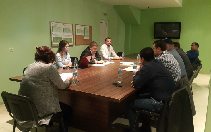 Нафтата ще гони спасението, но спасителният бряг е много далеч