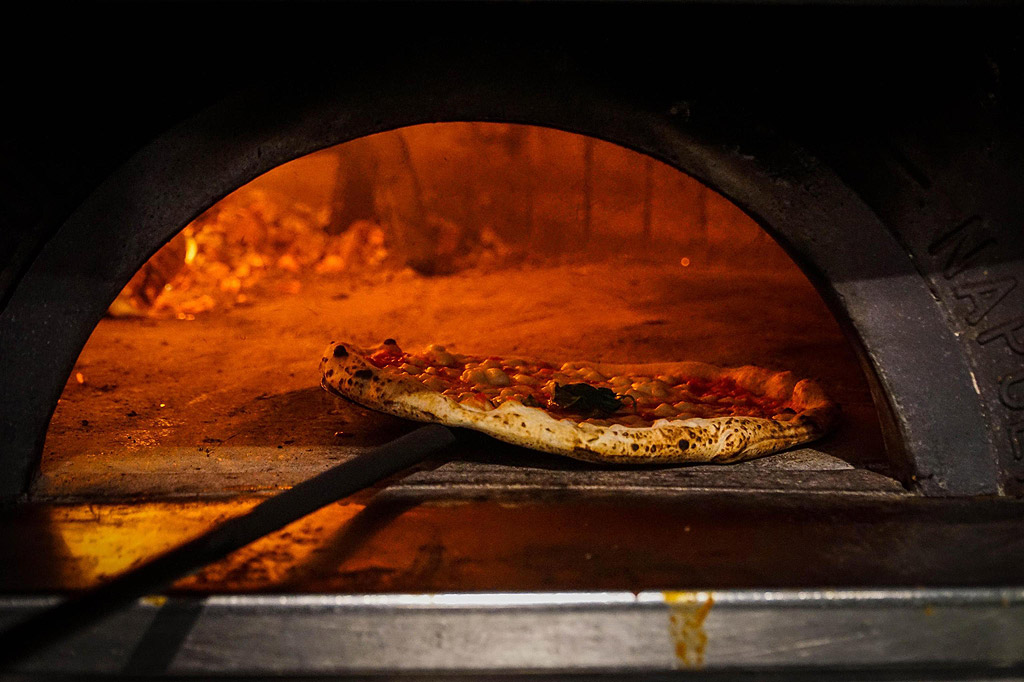 Неаполитанската пица влезе в списъка на ЮНЕСКО за културно наследство.