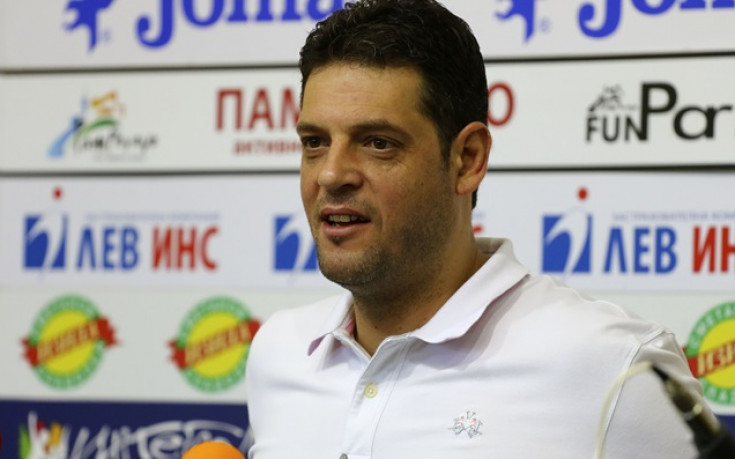 Пламен Константинов и Новосибирск с успех в Шампионската лига