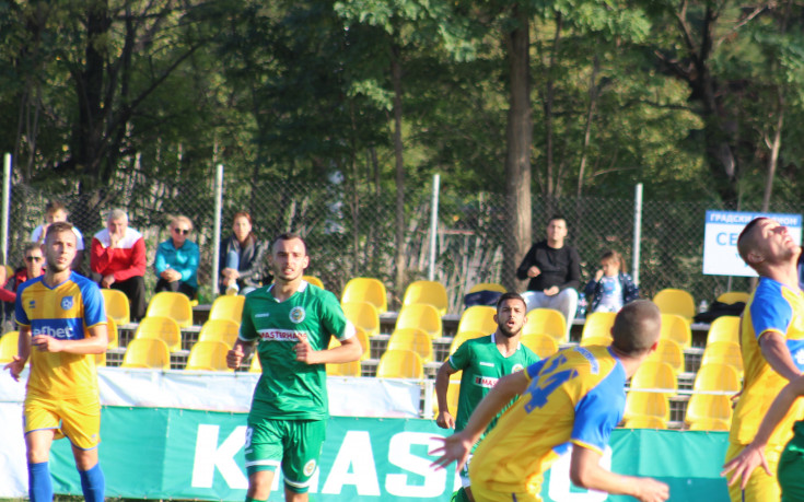 Нефтохимик отстъпи на Поморие в контролна среща