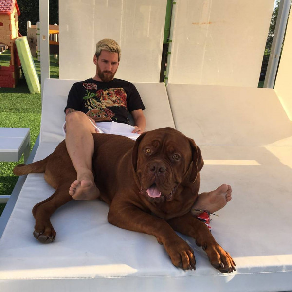 Лео Меси и кучето му1