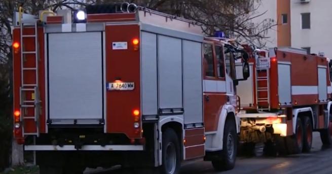 Голям пожар в бургаския жилищен квартал Изгрев Пламъците са избухнали в събота