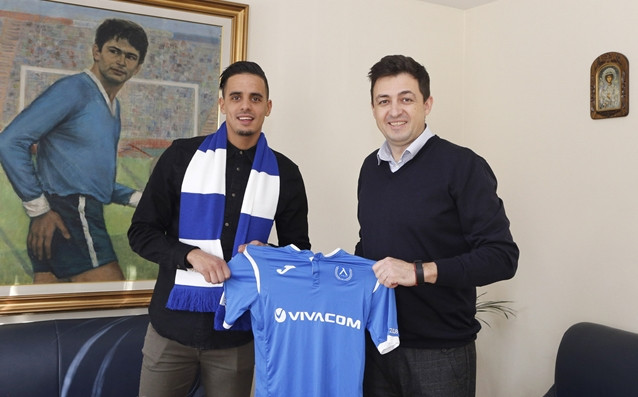 Тунизийският централен защитник Аймен Белаид подписа договор с Левски за година и