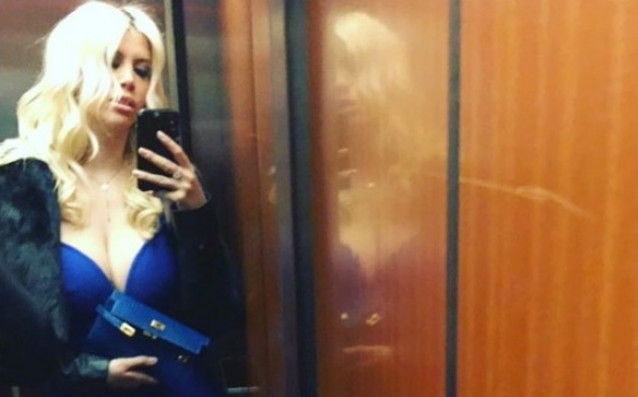 Ослепителната половинка на Мауро Икарди Уанда впечатли всички на коледното