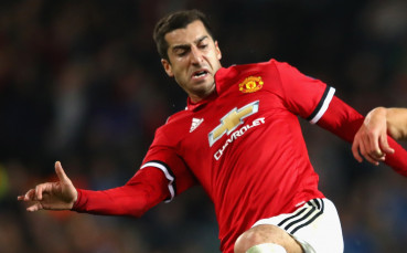 Недолюбван в Юнайтед, но №1 в Армения