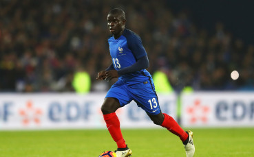 Барселона се пробва за Канте, предлага на Челси кеш и халф