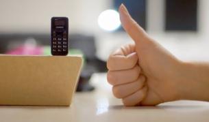 Най-малкият мобилен телефон е с размерите на палец