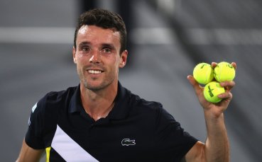 Агут ще играе полуфинал в Дубай за първи път