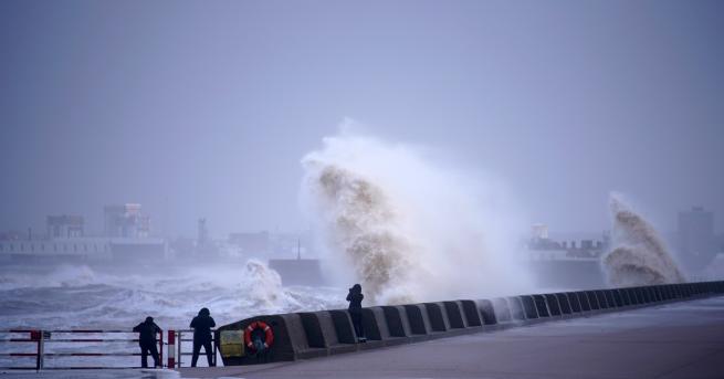 Засегнатите са около 200 000 домакинства в Северна Франция включително