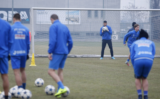 Три млади момчета заминаха с Левски на лагера в Малта