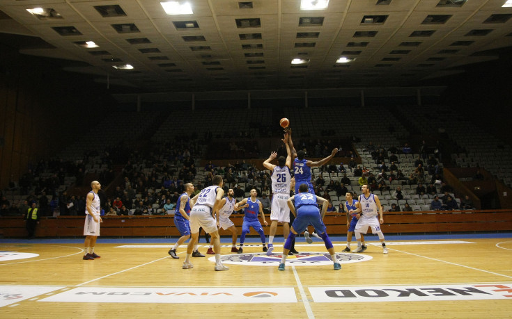 Левски Лукойл с категоричен успех над Черно море