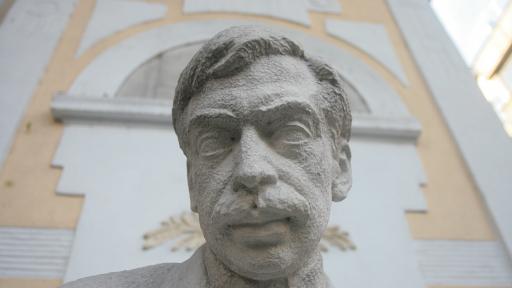  <p>Ето <strong>кой е</strong> огромният български стихотворец, чиито стихове бяха открити</p> 