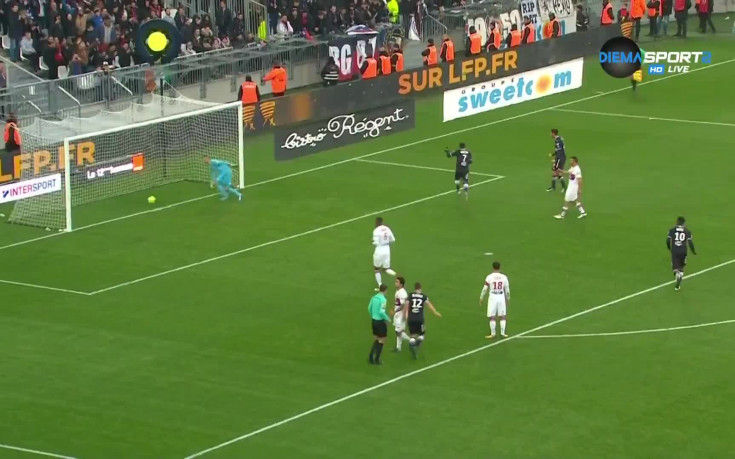 Смешна дузпа незаслужено удвои преднината на Бордо