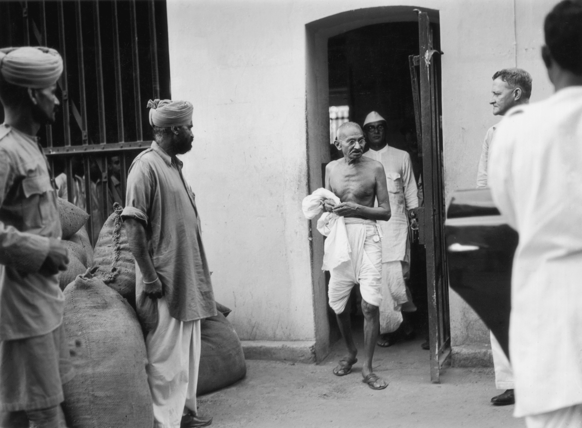 Ганди след посещение на политически затворници.