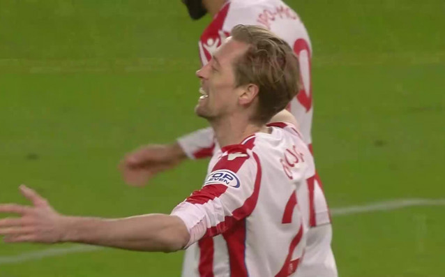 Отборите на Стоук Сити и Уотфорд разочароваха феновете на стадион