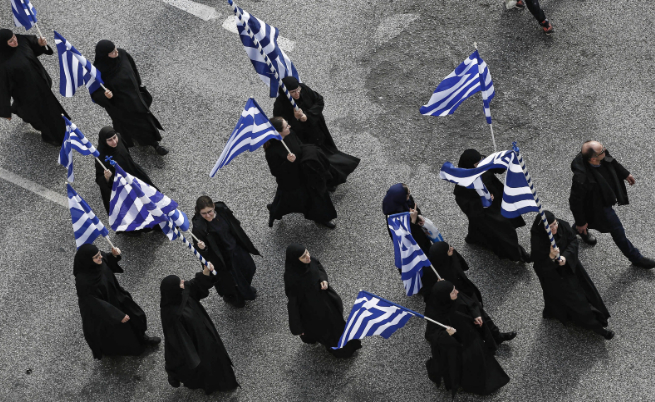  Гръцките духовници припознаха митинга и част от тях взеха присъединяване в него. 