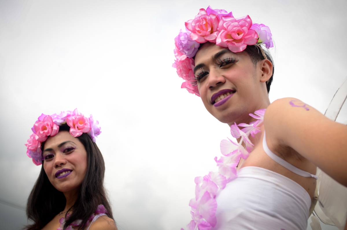 Филипинци демонстрират за равни права на хомо и хетеросексуални. Страната също е предпочитана за секс туризъм.