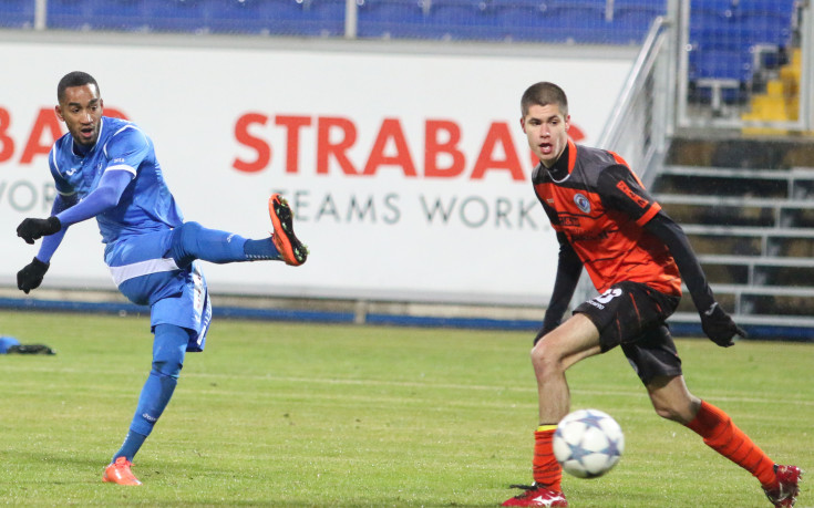 Красив и офанзивен Левски наниза пет броя на Героя