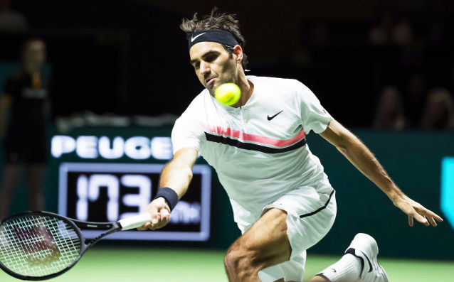 Роджър Федерер направи втората от трите крачки в Ротердам които