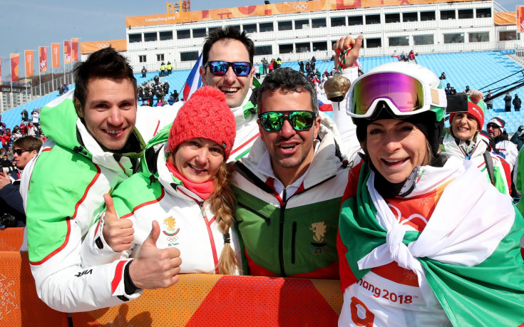 Министър Красен Кралев с поздравителен адрес до Сани Жекова