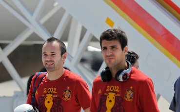 Фабрегас: Иниеста може да играе още много години