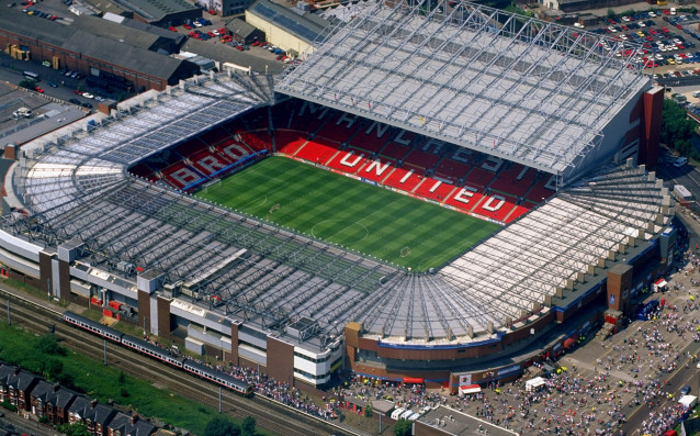 Манчестър Юнайтед най вероятно ще отложи планираната реконструкция на клубното си