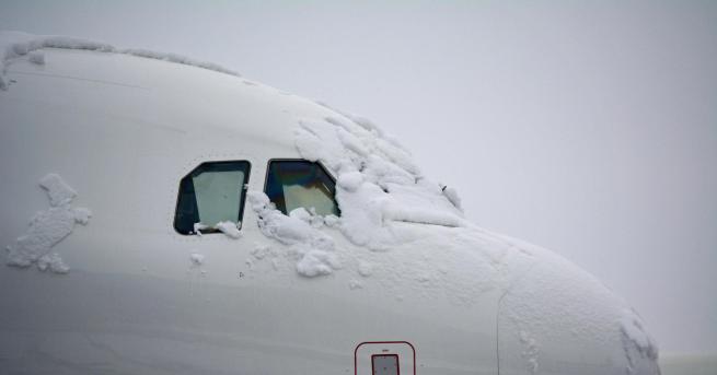 Около 130 пътници сред които и българи останаха на парижкото