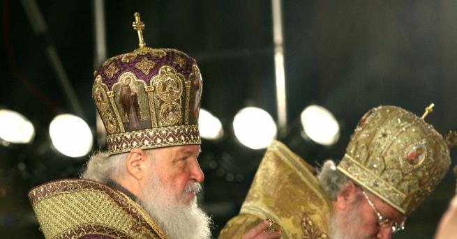 Патриарх Неофит и руският патриарх Кирил отслужиха днес в патриаршеската катедрала
