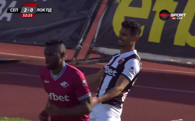 Абделхаким Буна падна в 53 ата минута след съприкосновение с Елтон